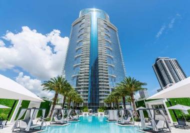刚上市|派拉蒙迈阿密世界中心公寓带私人池畔小屋1美元.150M