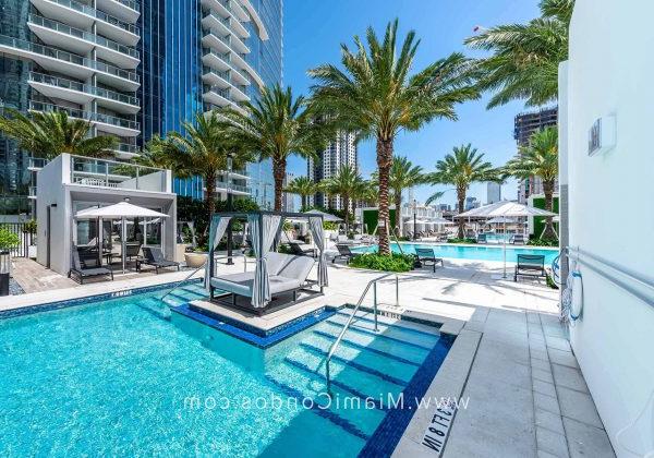 Paramount Miami Worldcenter Pool View of Cabana #21