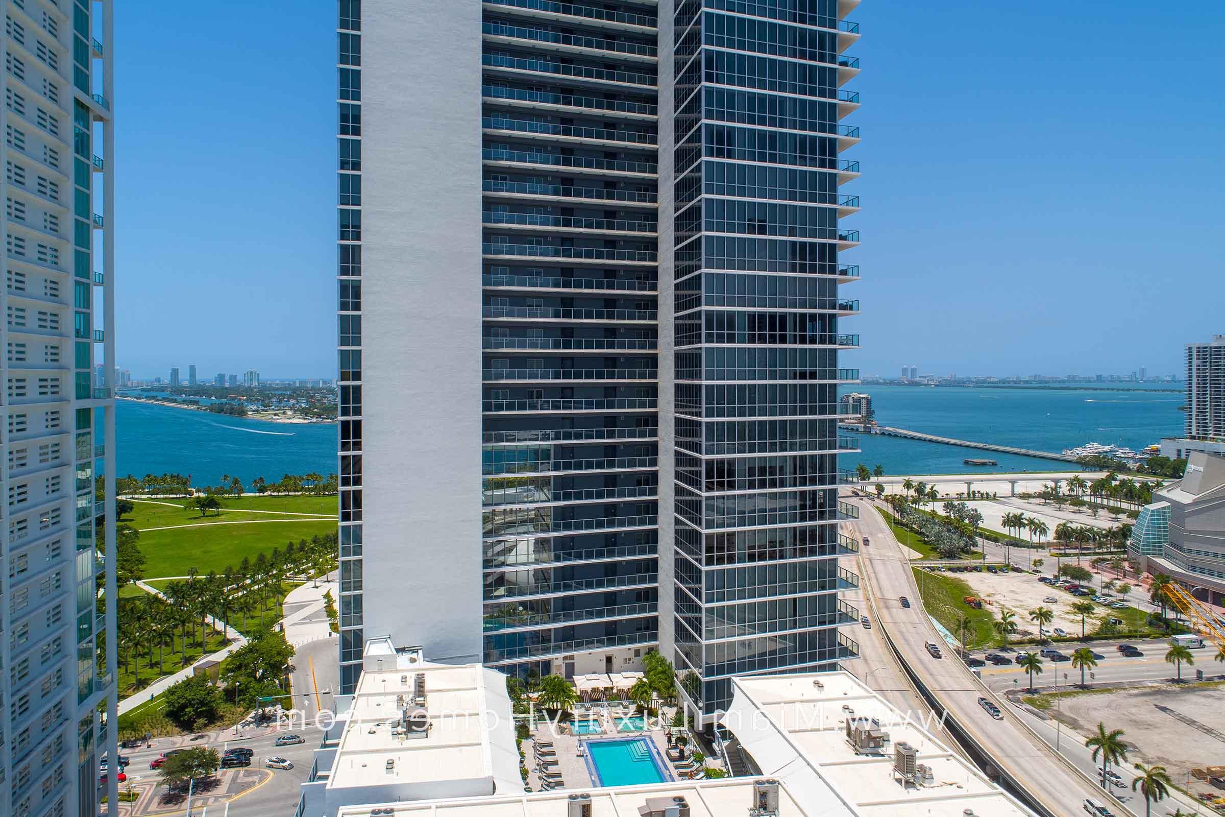Marquis Miami Residences Pool