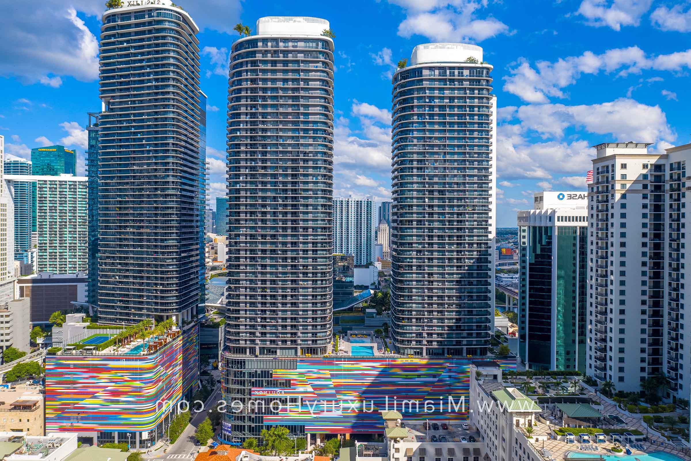 Brickell温泉温泉山庄 Condo Buildings in Miami