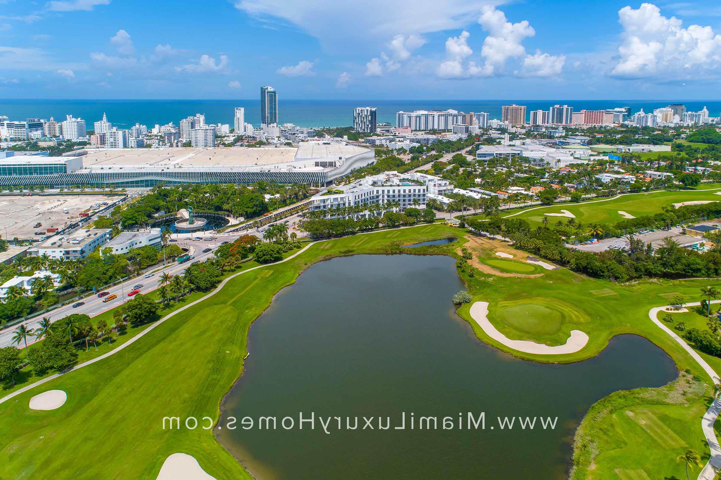 Meridian和迈阿密海滩高尔夫球场的鸟瞰图