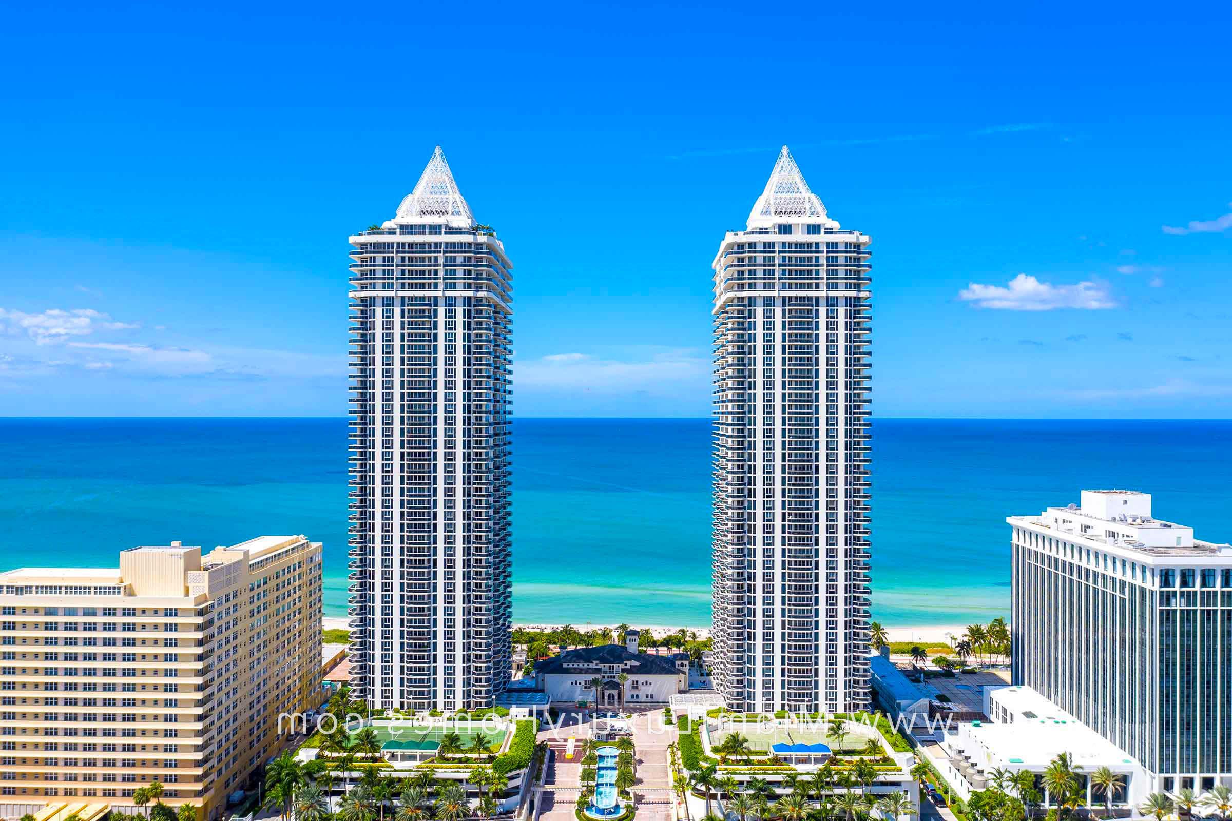 迈阿密的蓝钻和绿钻公寓大楼